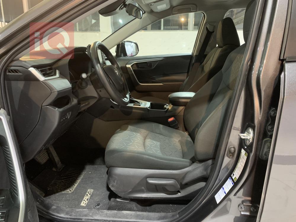 تۆیۆتا ڕاڤ 4